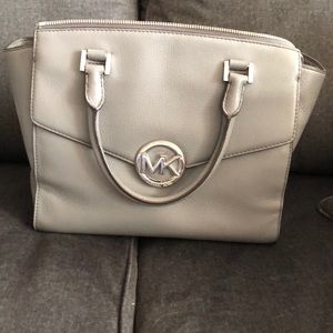 Authentic Michael Kors tote/crossbody